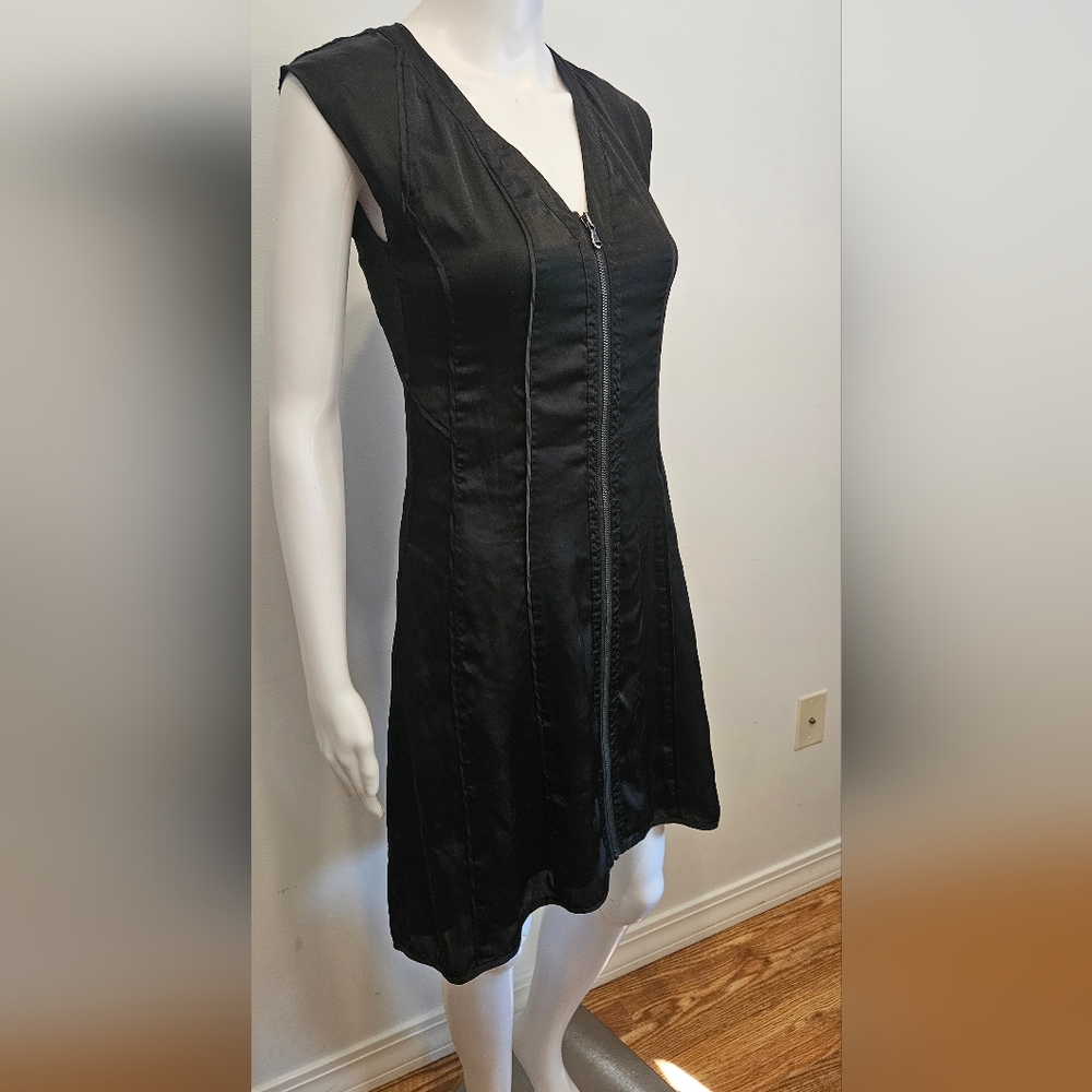 Kenneth Cole New York Black Sleeveless V-Neck Front-zip Dress